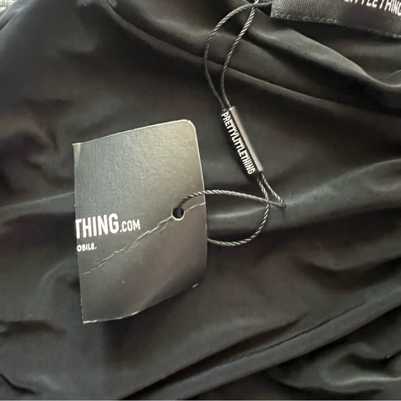 NEW Pretty Little Thing Black long sleeve crop top size 8 - Picture 3 of 9